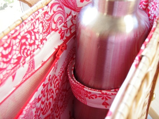 Green Living Carry Water Bottle Go Gingham