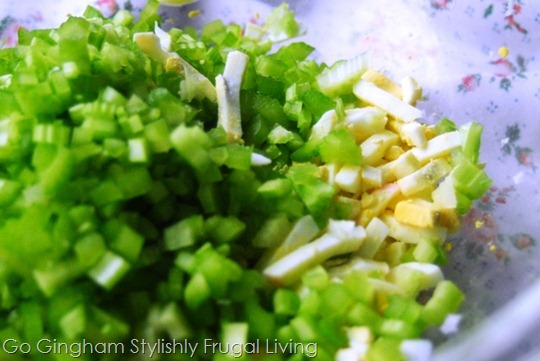 Go Gingham: Egg salad sandwiches