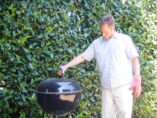 Best ever garlicky tangy BBQ sauce