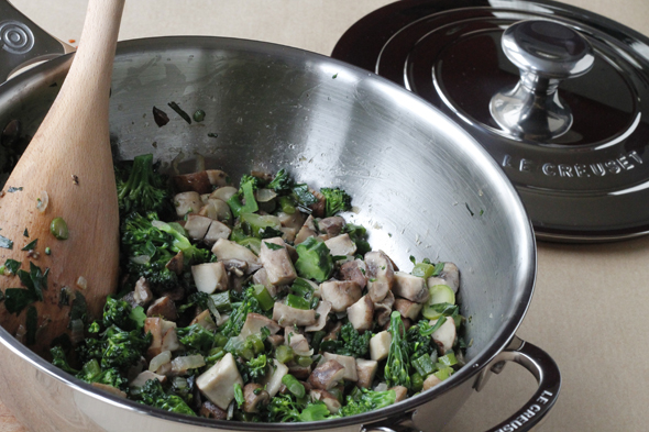 Broccolette chopped with onions Go Gingham