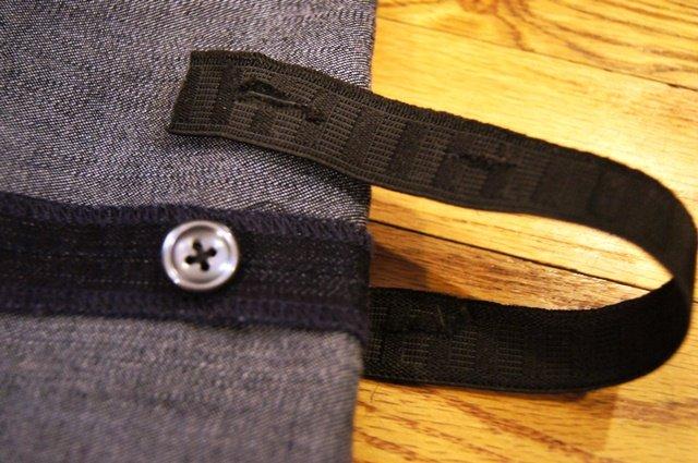 Elastic stirrup on jeans