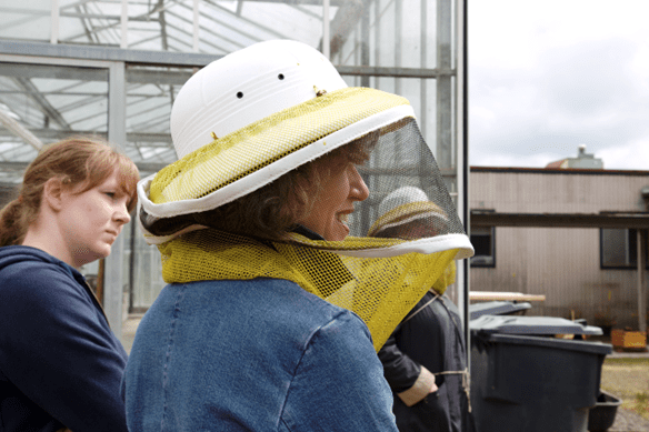 Bees won't sting me! Bees won't sting me!