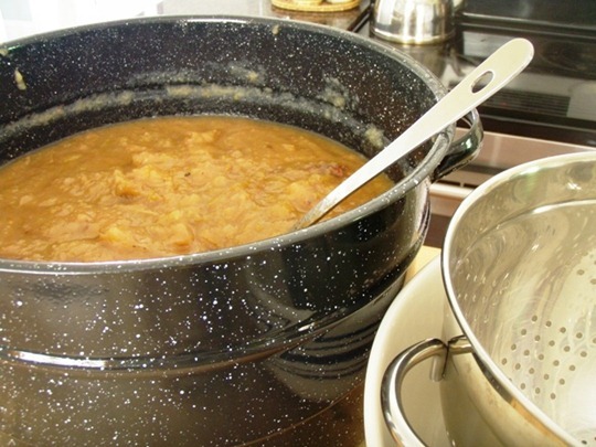 Easiest Homemade Applesauce